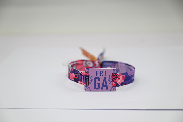 哪家公司制作公交IC卡好？？？？？？？？至尊国际公交IC卡厂家