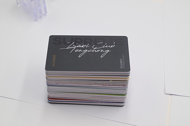 钱币卡和滴胶卡有什么区别？？？？？？