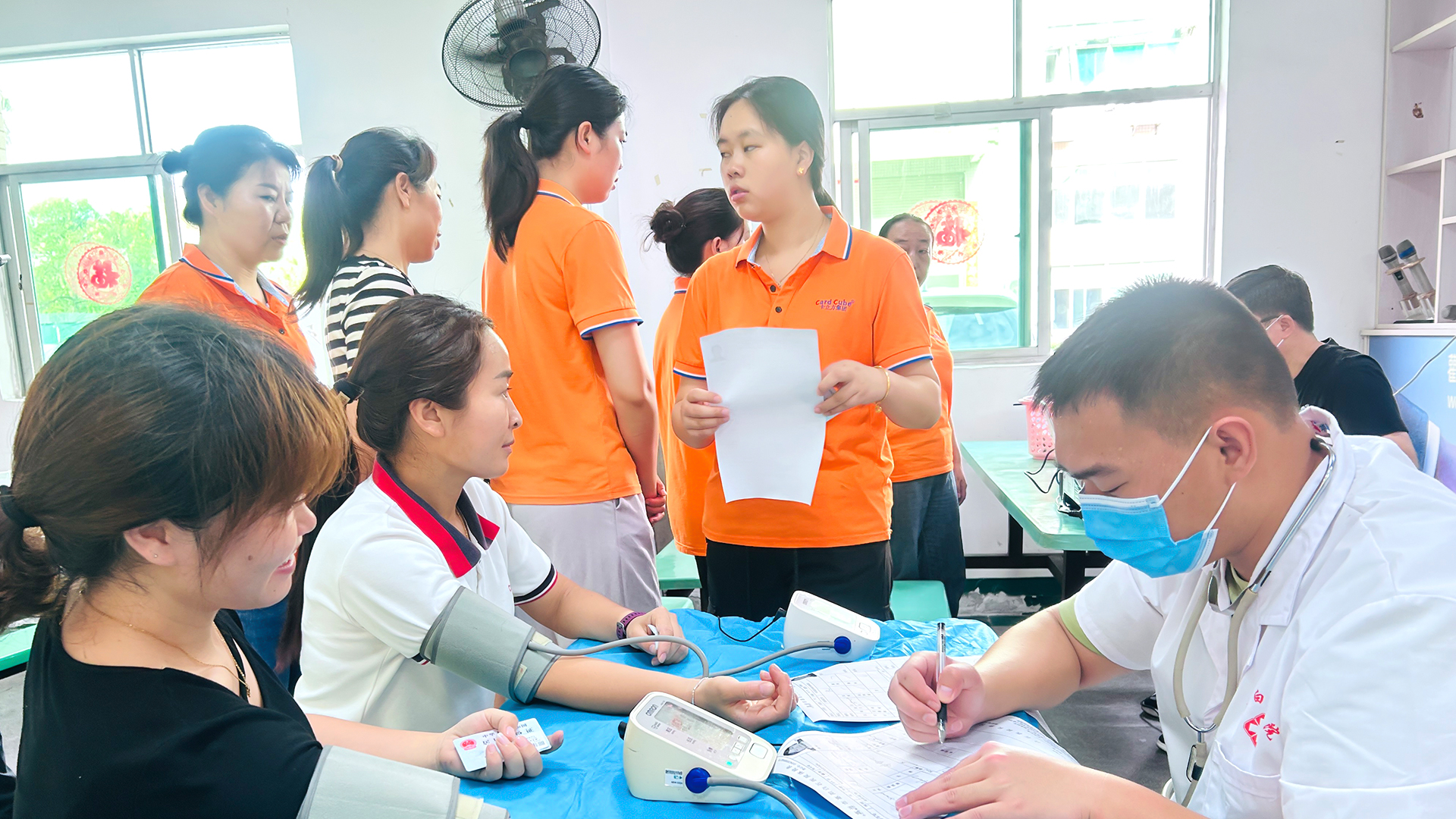 关爱员工康健 护航幸福未来 至尊国际集团RFID智能卡工厂开展2025年员工康健体检活动