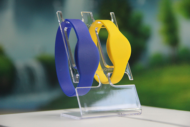 为什么滴胶卡在医院用卡中占主导职位