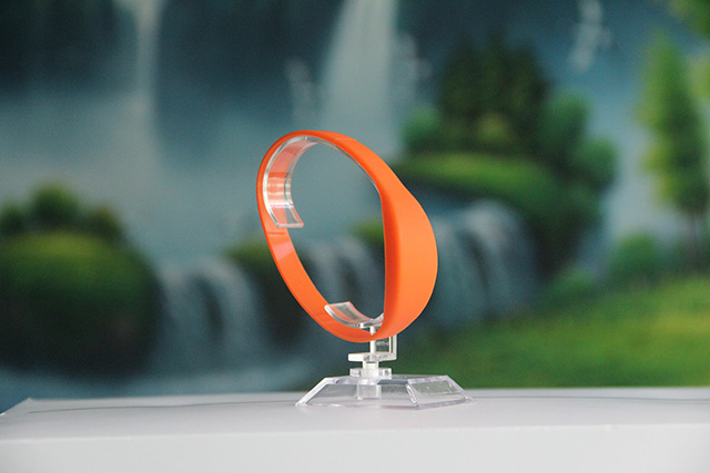 什么造成织唛腕带RFID系统？？？？？？？