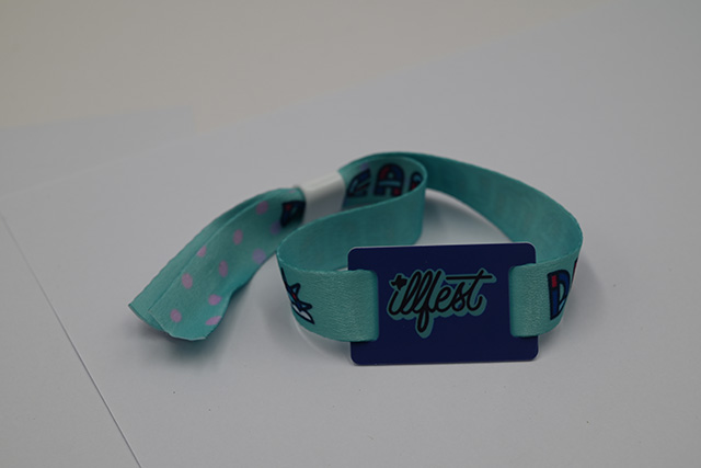 CPU卡简介，，，，，，CPU卡和非接触式IC卡的区别