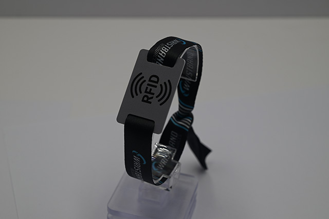 怎样设计、制作高等的VIP会员卡？？？？？？？？