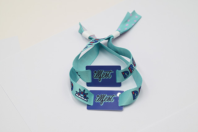 什么是无源RFID钥匙扣卡，，，，，，，什么是有源RFID钥匙扣卡，，，，，，，在运用中有什么区别