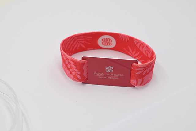 智能id卡与智能ID卡有什么区别？？？？？？？