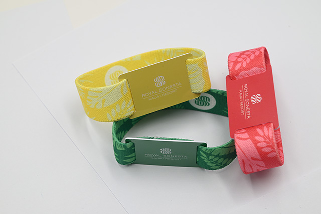 RFID手艺的应用规模很是普遍，，，，，，如电子停车收费治理等