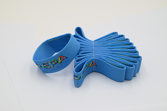 条码卡，，，，，磁条卡，，，，，ID卡和IC卡它们有什么区别