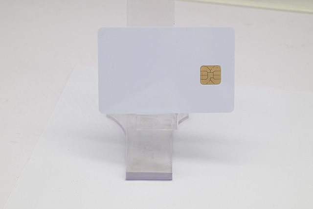 今年10月金华公交滴胶卡升级为cpu卡，，，，，，实现一卡通